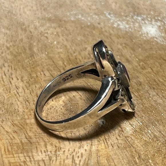 Vintage Marcasite & Amethyst 925 Sterling Silver Ring - Picture 5 of 11